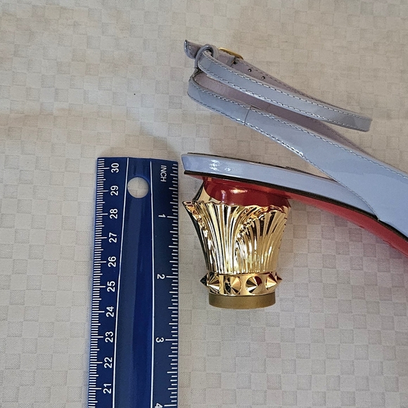 Women's Christian Louboutin Light Grey Patent Leather Luxury Heels Size 6 US - Picture 16 of 16